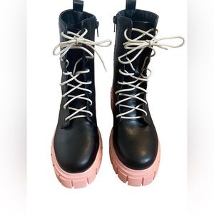Combat boots
